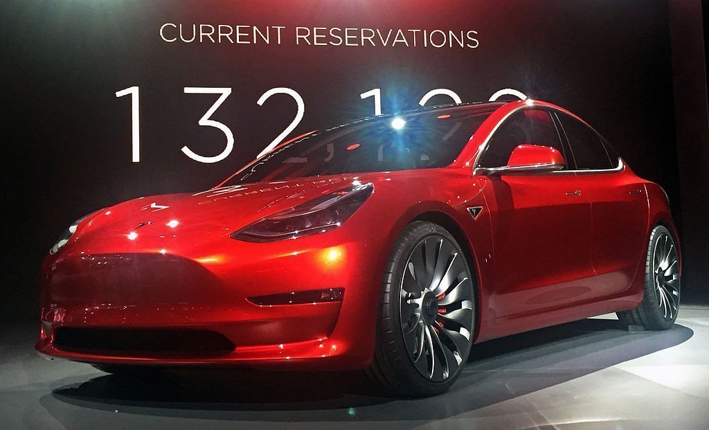 Tesla, E-mobiliteit